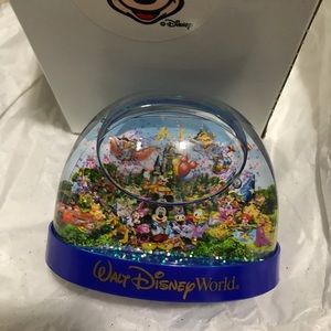 Walt Disney world snow globe