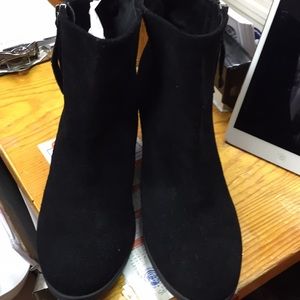 Black boot