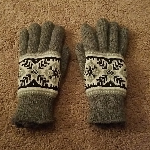 NWOT Fleece Lined Winter Gloves - Picture 1 of 3