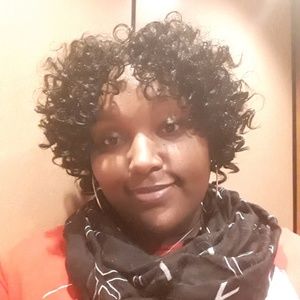 Meet your Posher, Ebony