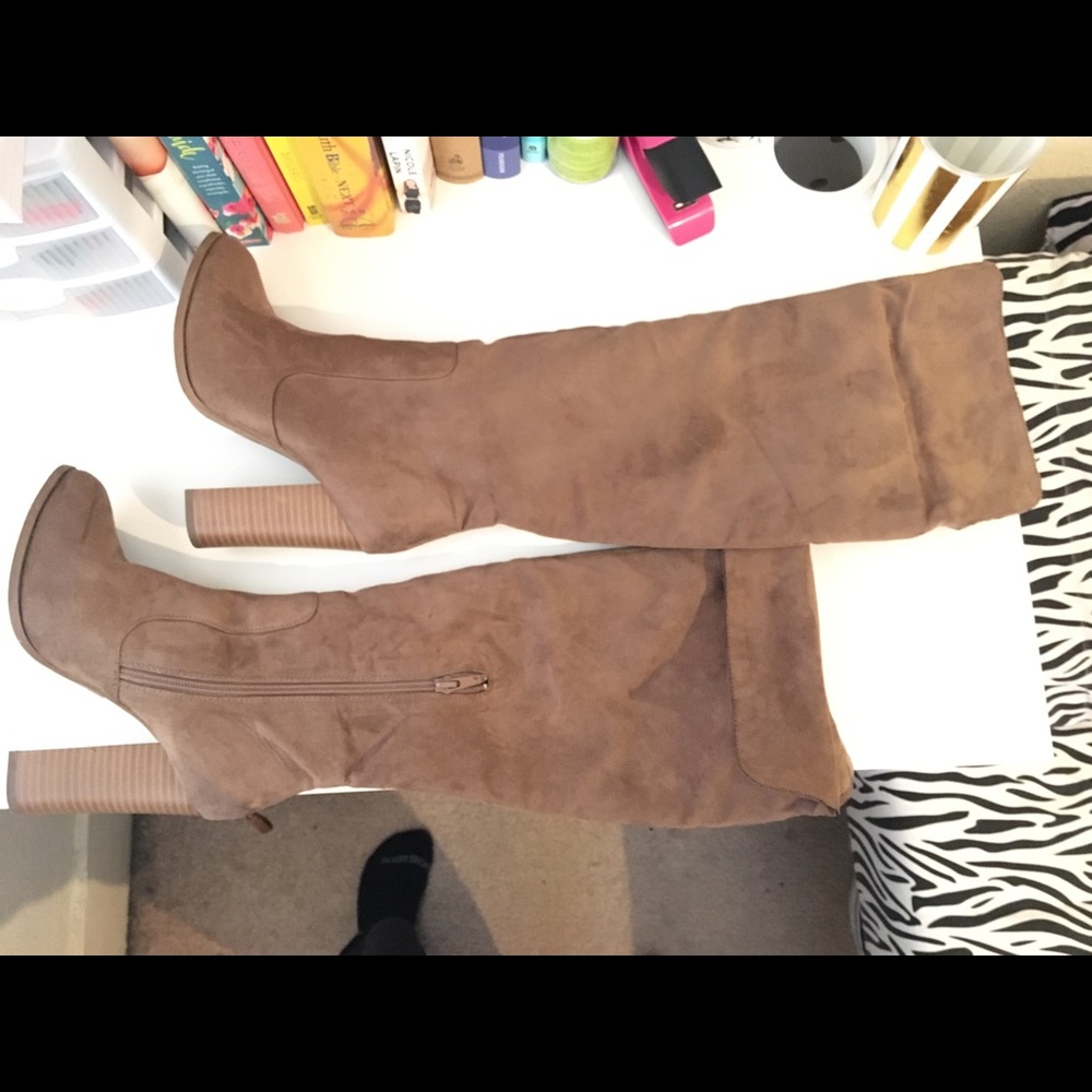 Knee high Boots