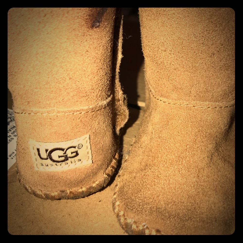 Baby uggs size 2/3