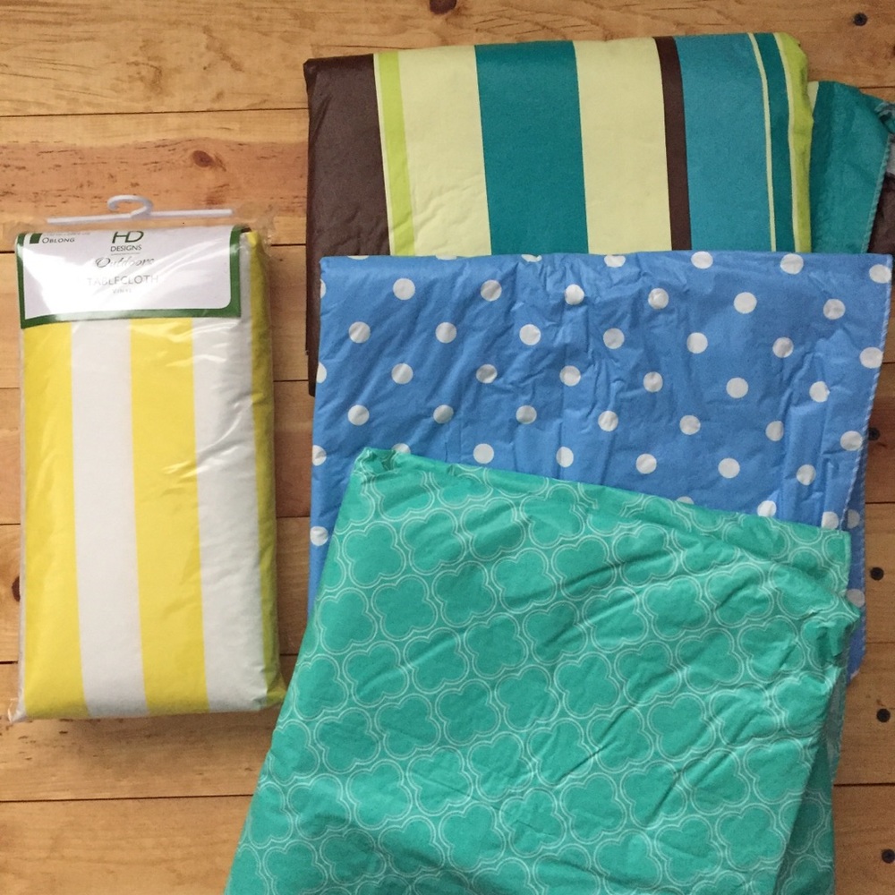 4 vinyl tablecloths