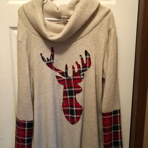 Christmas sweater - Picture 1 of 3