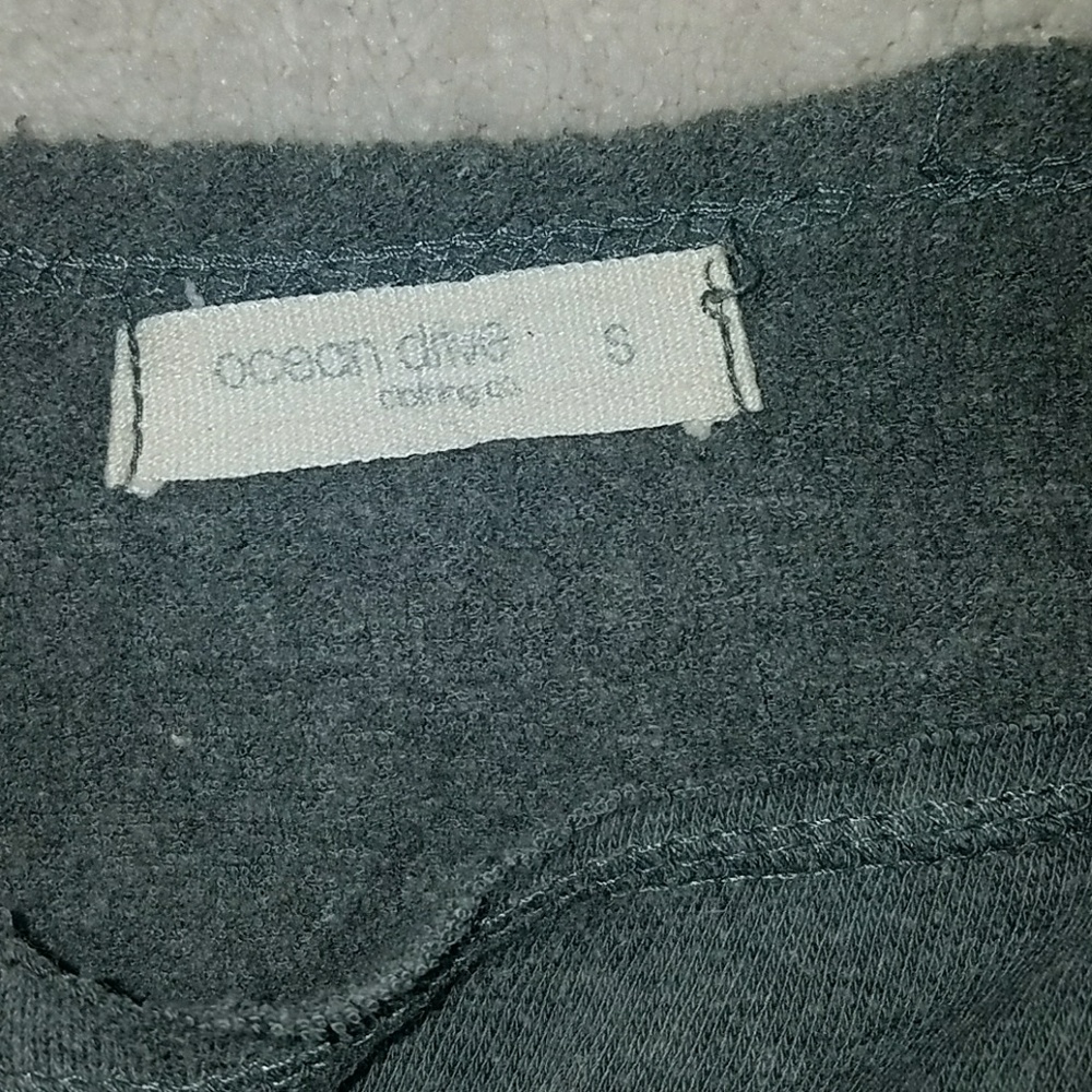 Nice soft shirt - Picture 3 of 3