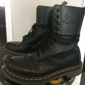 Dr. Martens10 eye original boots