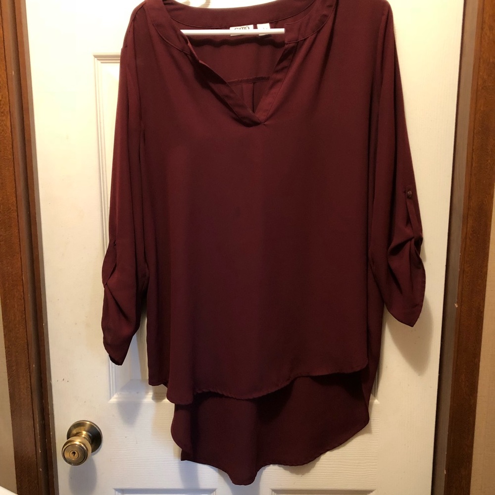 Burgundy blouse with 3/4 sleeves