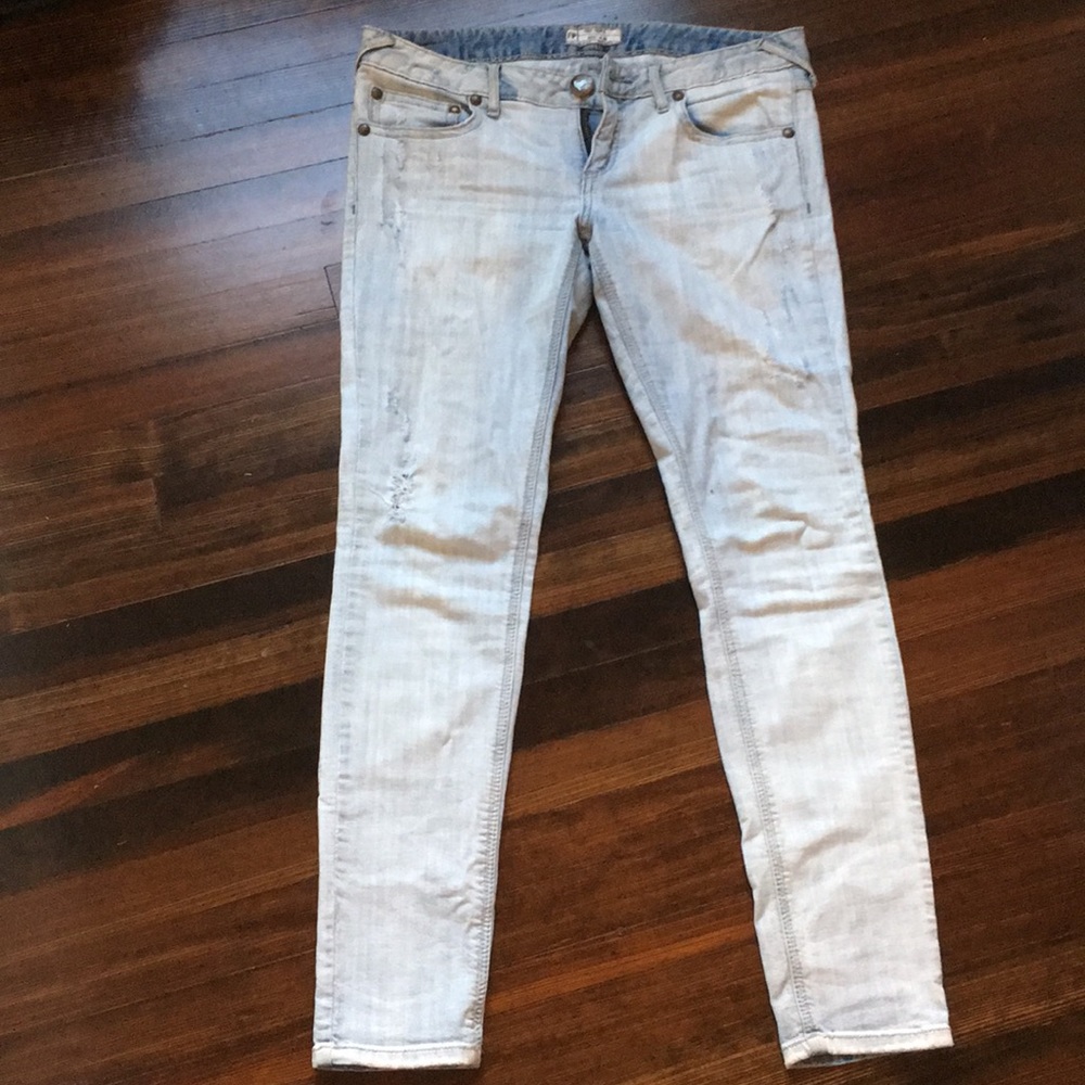 Free people distressed skinny jean!