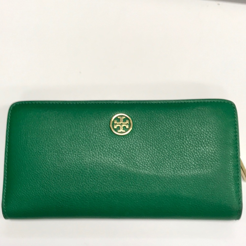 LIKE NEW Tory Burch Landon Wallet ***PRICE FIRM***
