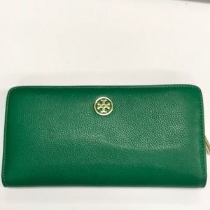LIKE NEW Tory Burch Landon Wallet ***PRICE FIRM***