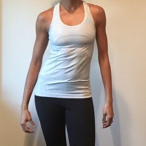 Lululemon athletica Swiftly Tech Racerback Sz 4