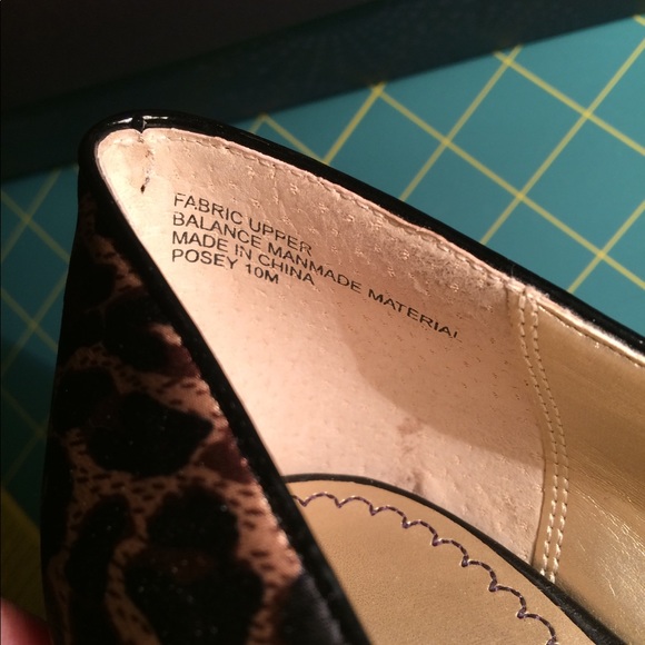 Pin-up style leopard print peep-toe pumps, size 10 - Picture 5 of 5