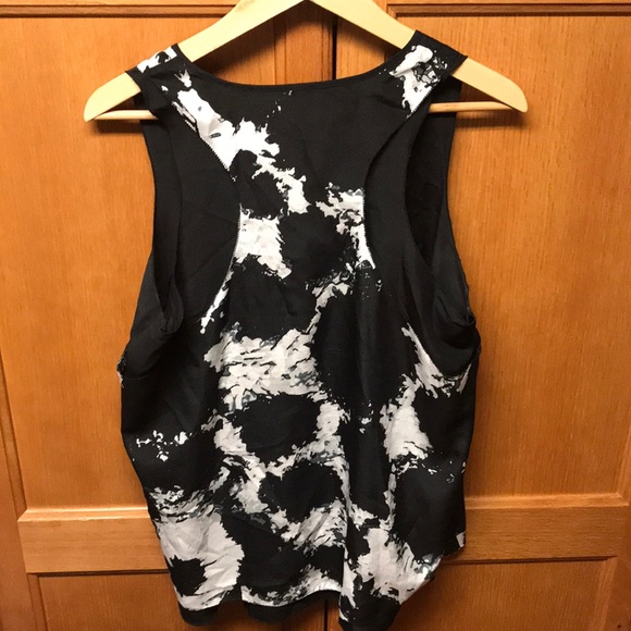 Beautiful Tank - Picture 2 of 3