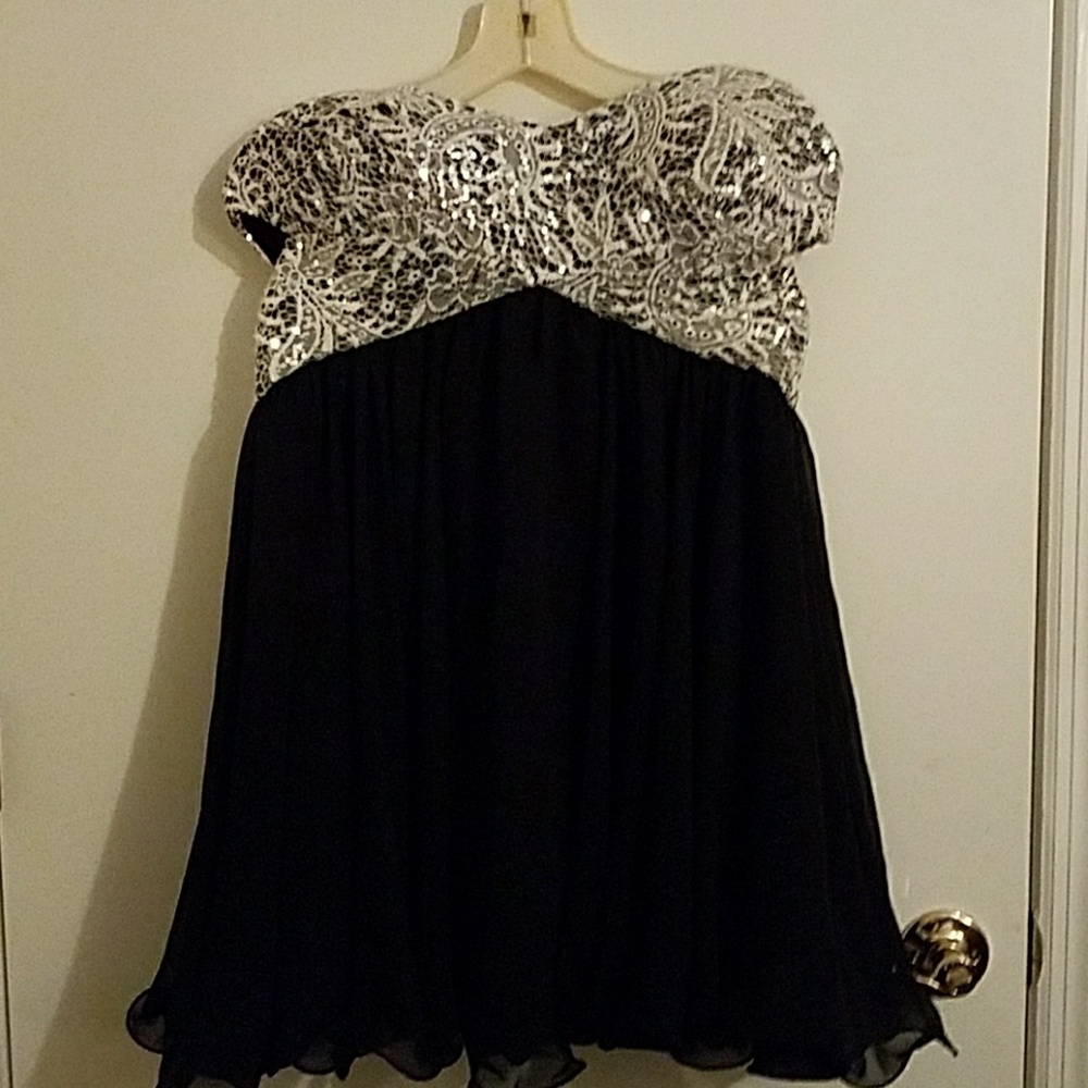 Semi-formal dress, party dress