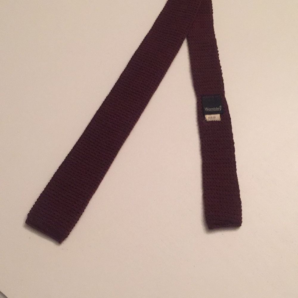 Men’s vintage crochet skinny tie brown