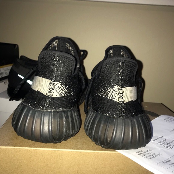 (PRICE NEGOTIABLE) Yeezy 350 V2 “Oreo” - Picture 2 of 8