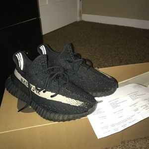 (PRICE NEGOTIABLE) Yeezy 350 V2 “Oreo”