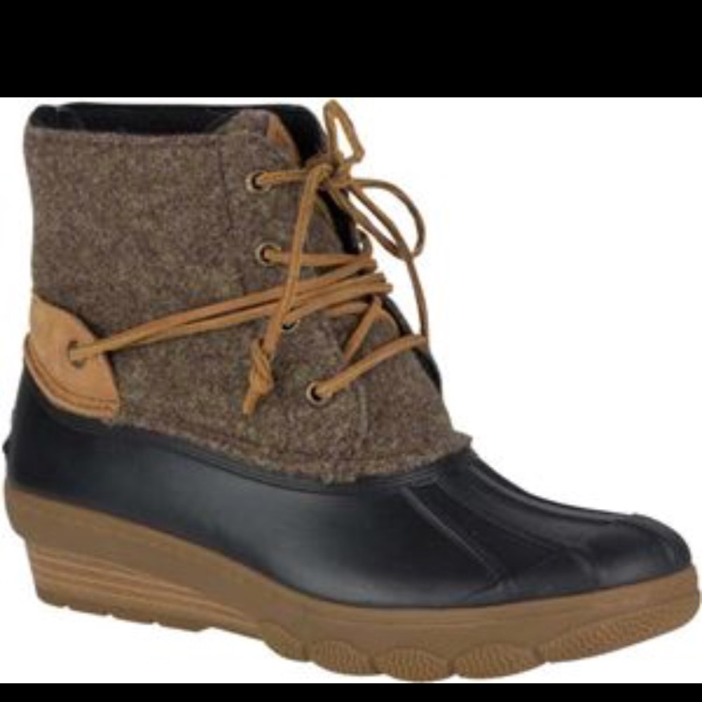 Woman’s authentic Sperry boots