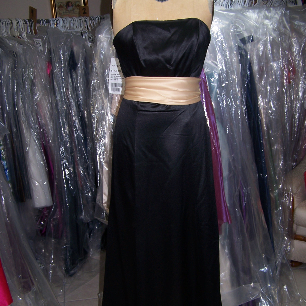 Dessy 2512...Full Length, Strapless, elegant dress..Black / Gold...Size 6..NWT