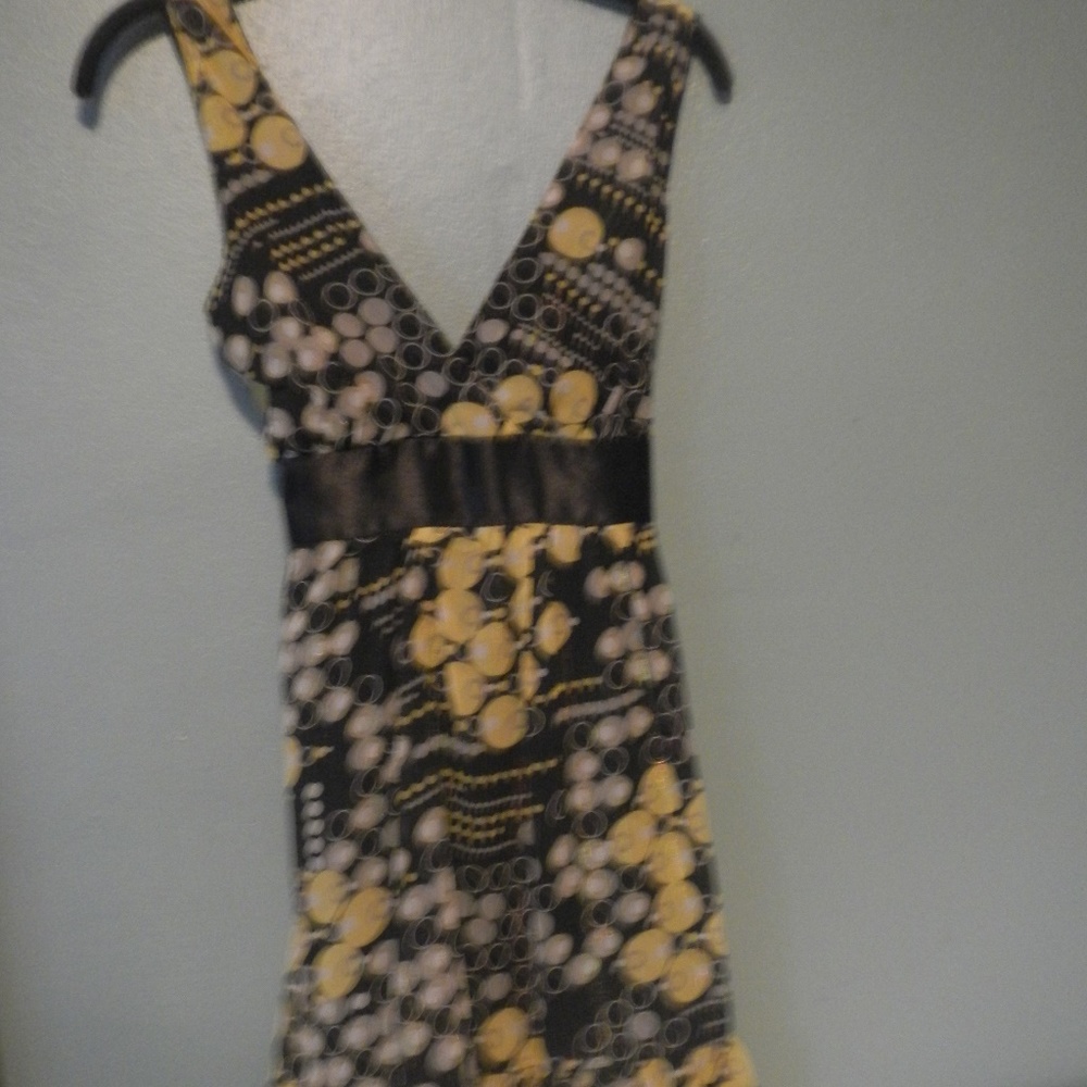 Gorgeous V-neck dress