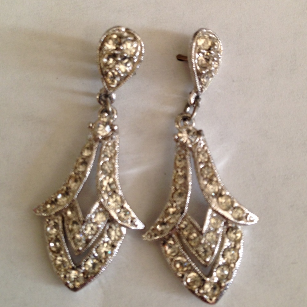 ❤ Deco-like Silver-color and Rhinestone Earrings