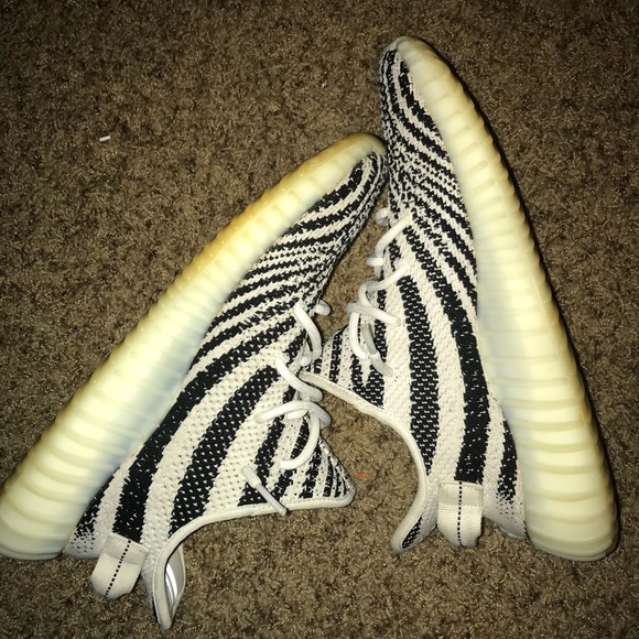 (PRICE NEGOTIABLE) Yeezy 350 V2 “Zebra” - Picture 5 of 6