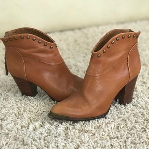 🛍ONE DAY SALE🛍Camel leather booties