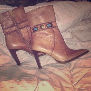 Madeline, like new boots.