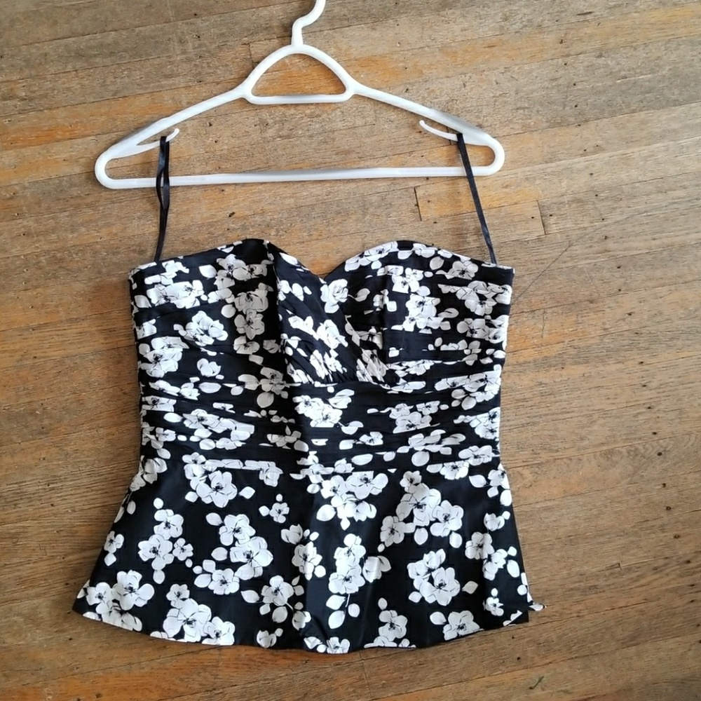 White House/Black Market top