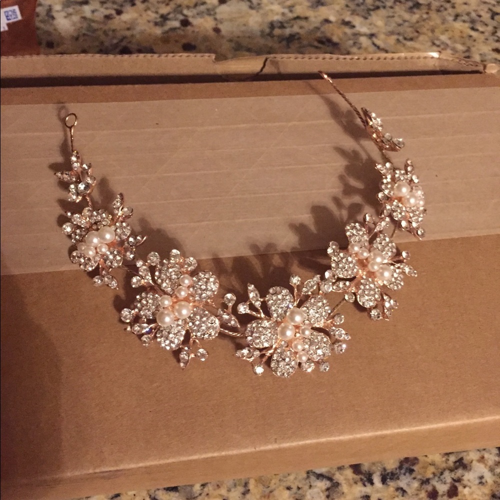 Rose good bridal hair accessory