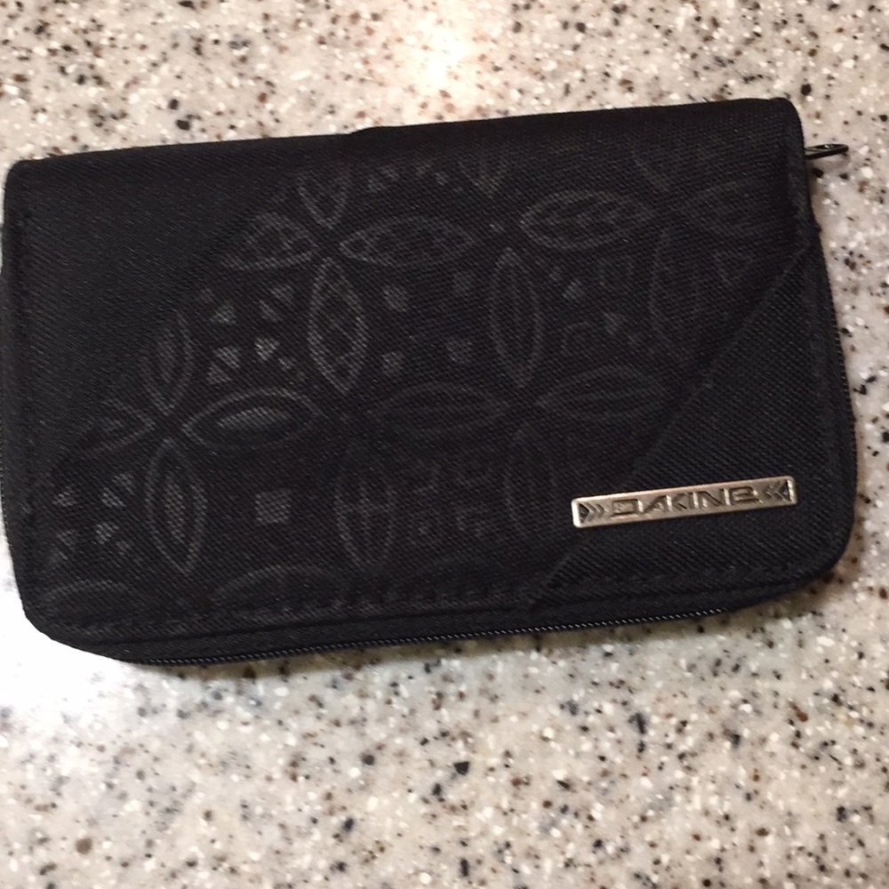 DAKINE black pattern wallet