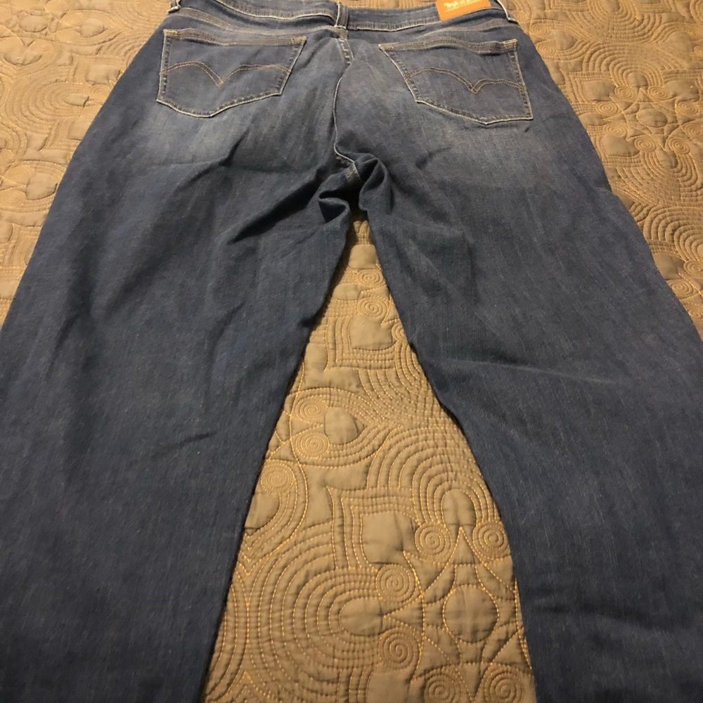 Levi’s 525 skinny leg curvy jeans - Picture 3 of 4