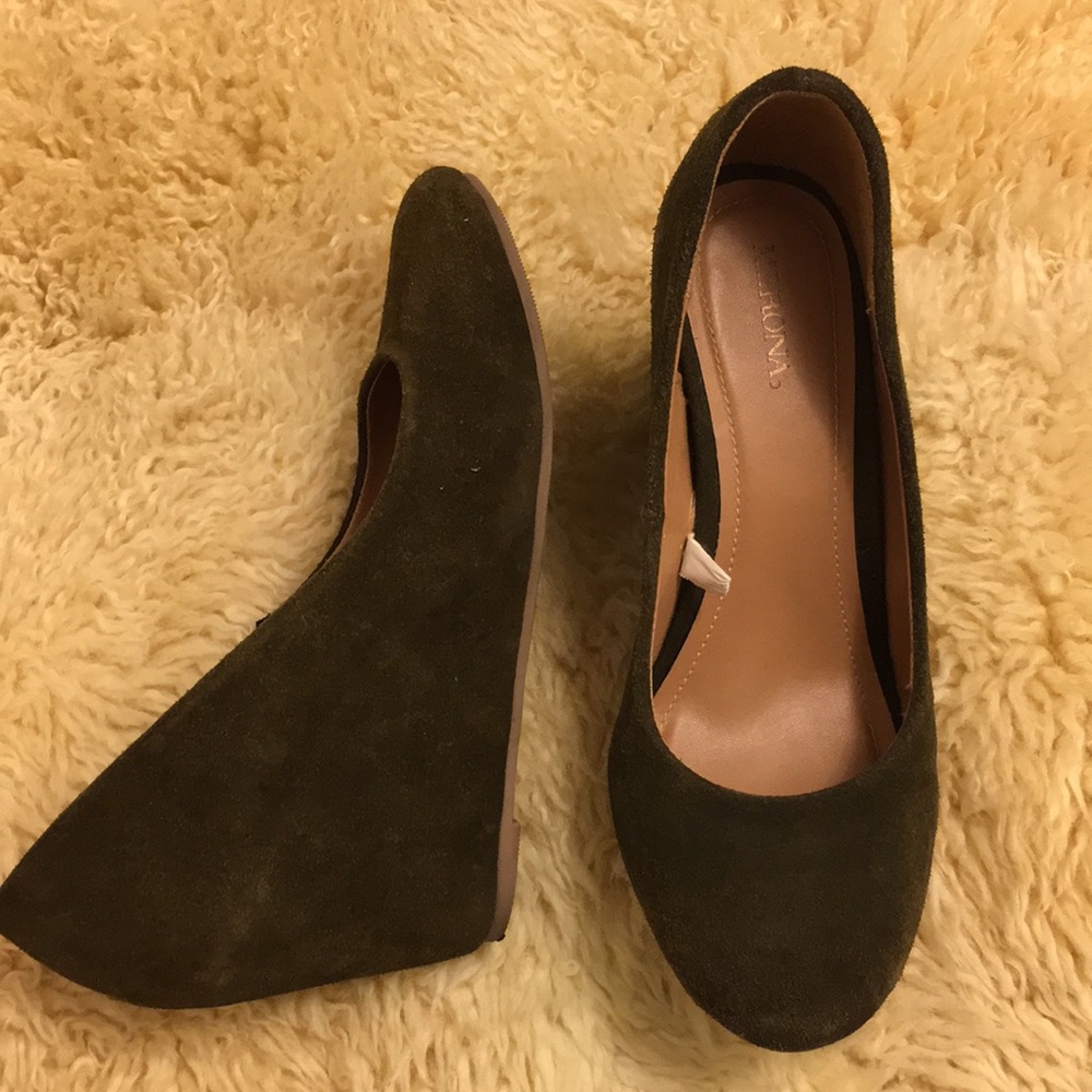 Green suede wedges