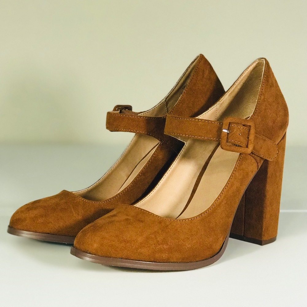 Brown Bronze Suede Pump Heels Round Tor size 8.5