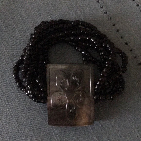 Black Multi-Beads Bracelet with Flower Decor - Picture 2 of 4