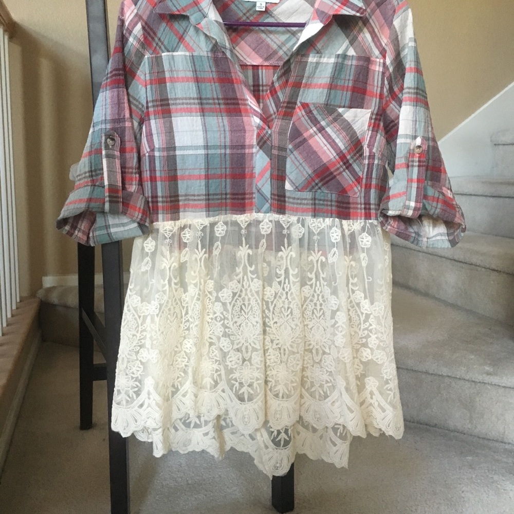 Flannel top/lace