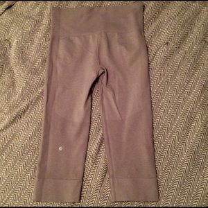 Grey Lululemon crop pants