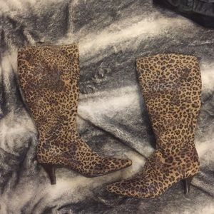 Cheetah boots sz 6.5 gently used