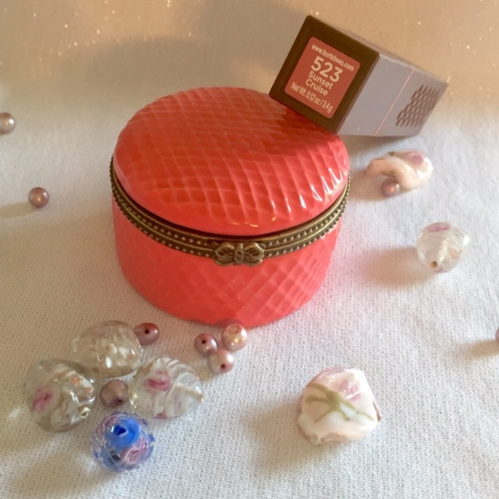 NWT Burt's Bees Lipstick.