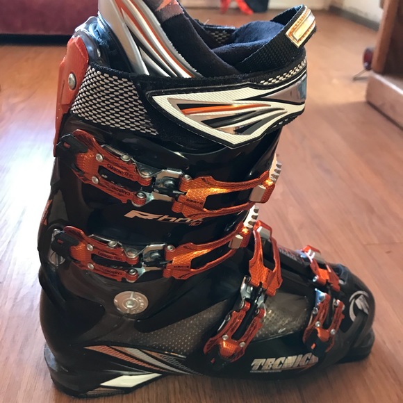 Tecnica Ski Boots main image 4