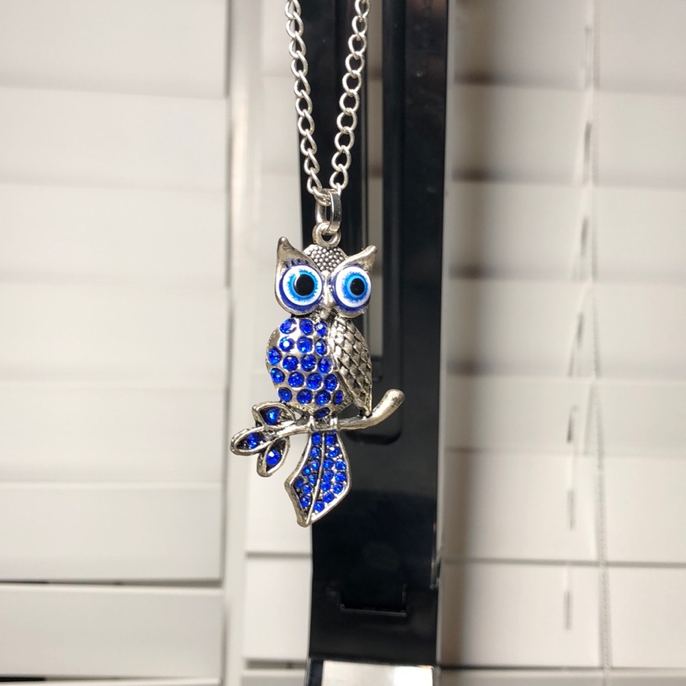 Long blue owl necklace