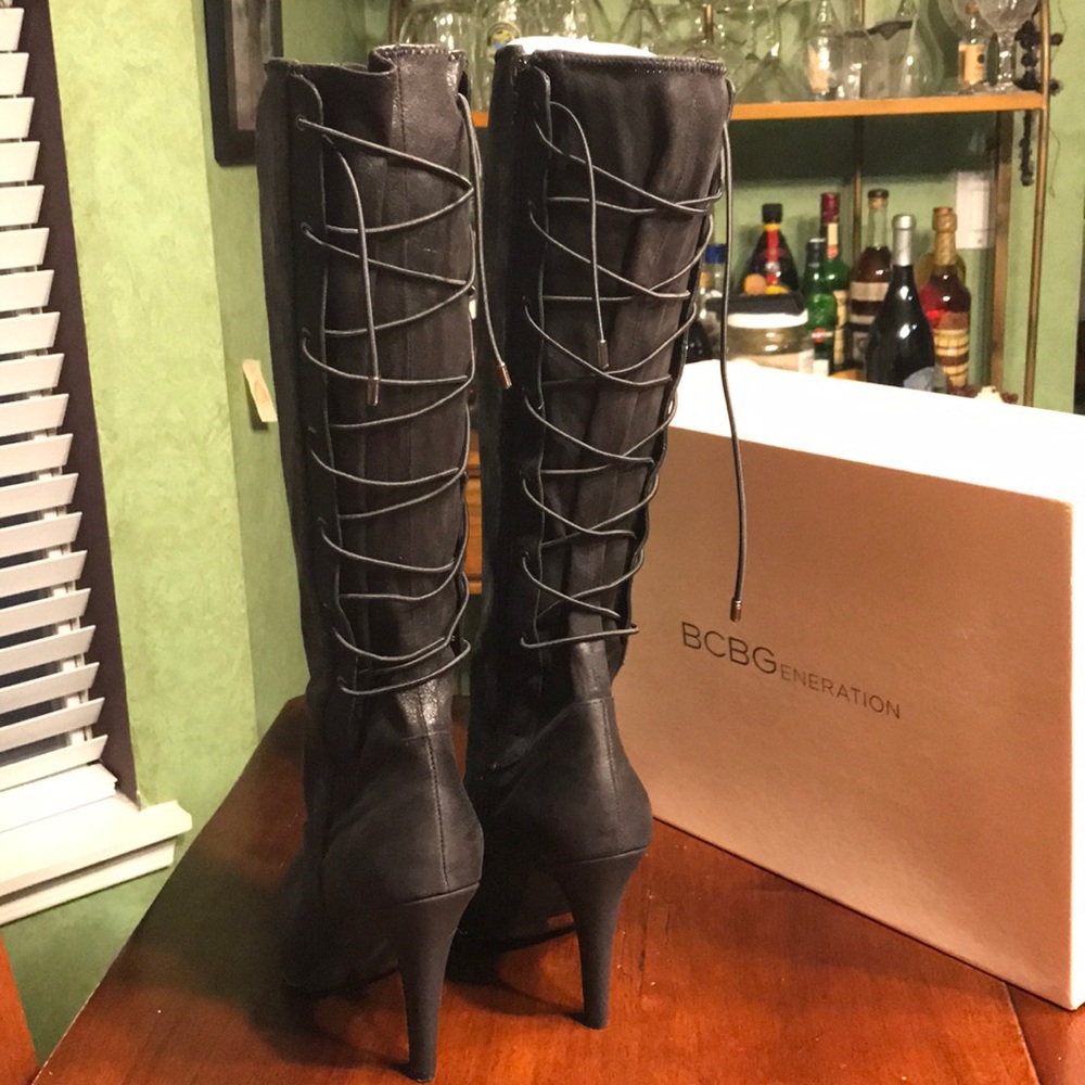 EUC BCBGENERATION Sueded Boots