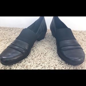 LAST CALL!! Size 38/8 Remonte Leather Dress Shoes