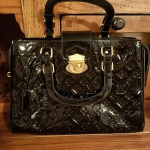 AUTHENTIC LV Clemence Monogram Vernis Leather Wall