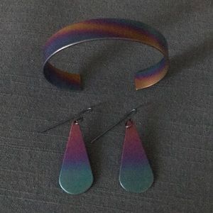 Metal Bracelet and Teardrop Hook Earrings Set