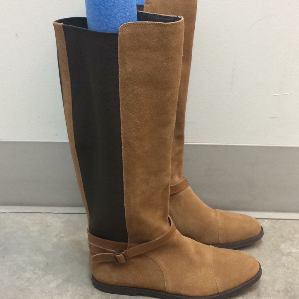Ann Taylor LOFT Sz 8.5 boot suede
