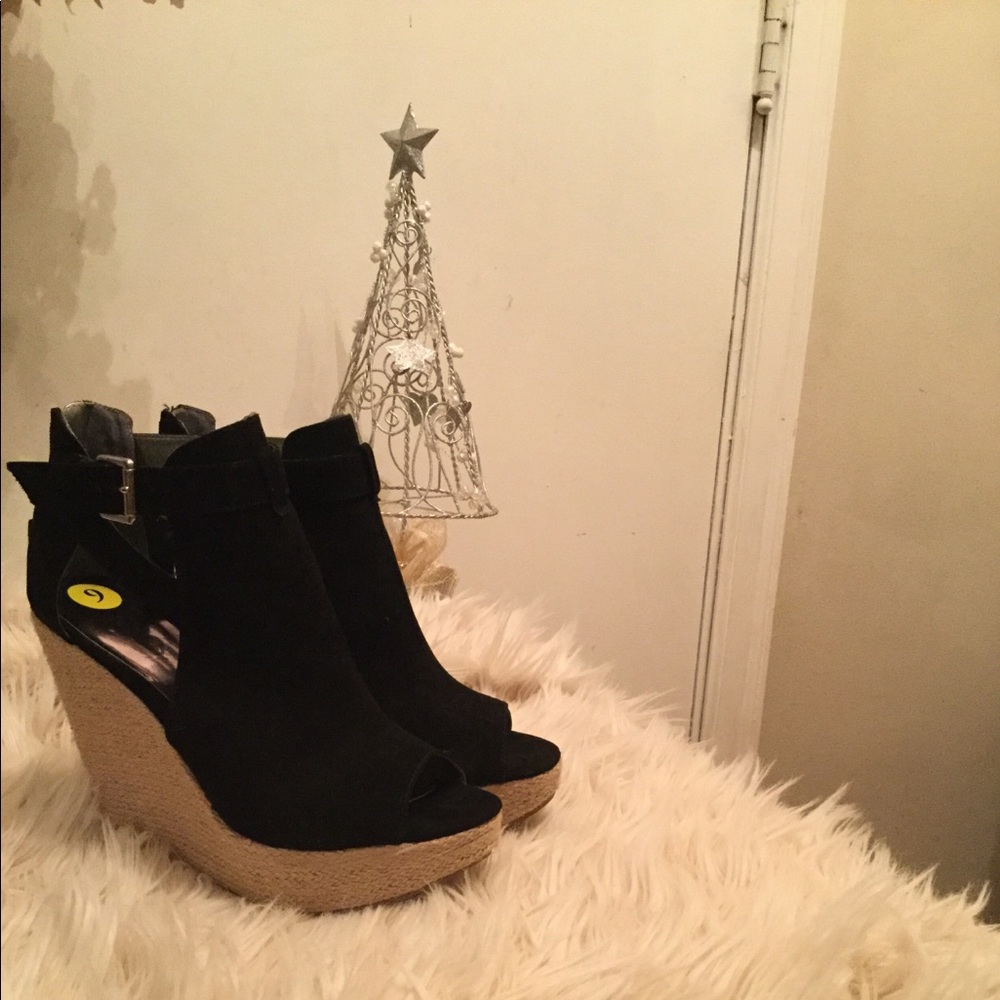 Wedge heels