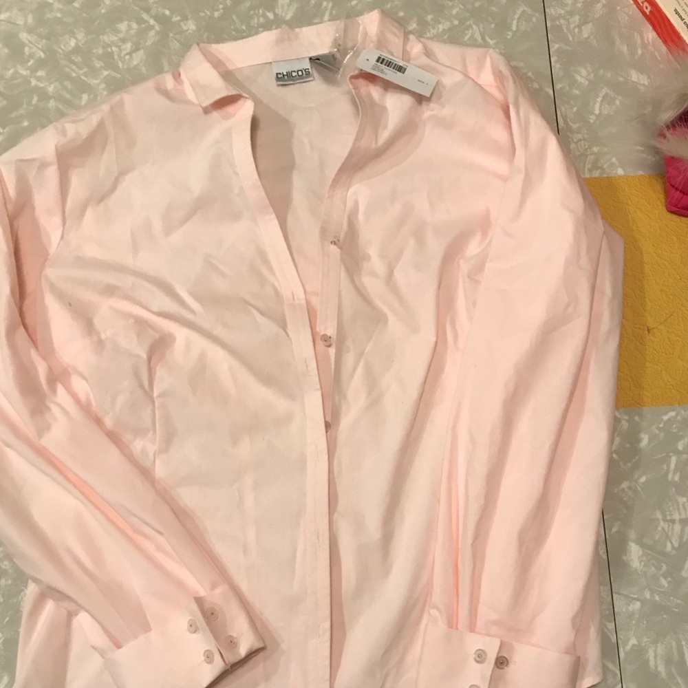 👑 NWT Chico’s Pink Button Down Blouse