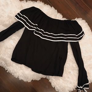 Forever 21 Tops - Off the Shoulder Ruffle Top Forever 21 Tops - Off the Shoulder Ruffle Top