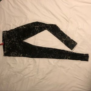 H&M Divided Cracked Black Leggings